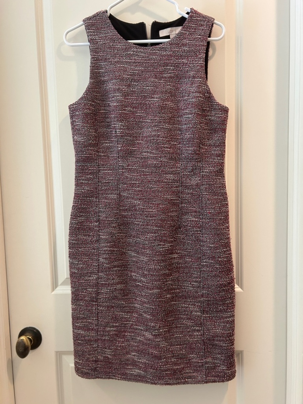 Loft Sleeveless Textured Sheath Dress in Heathered Plum zippered back size 8